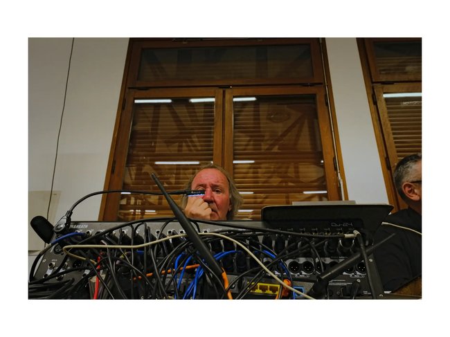 ../previews/064-nommer Portraits du régisseur son. Rassemblent des Glieres,Thorens Glieres Mai 2025.webp.medium.jpeg